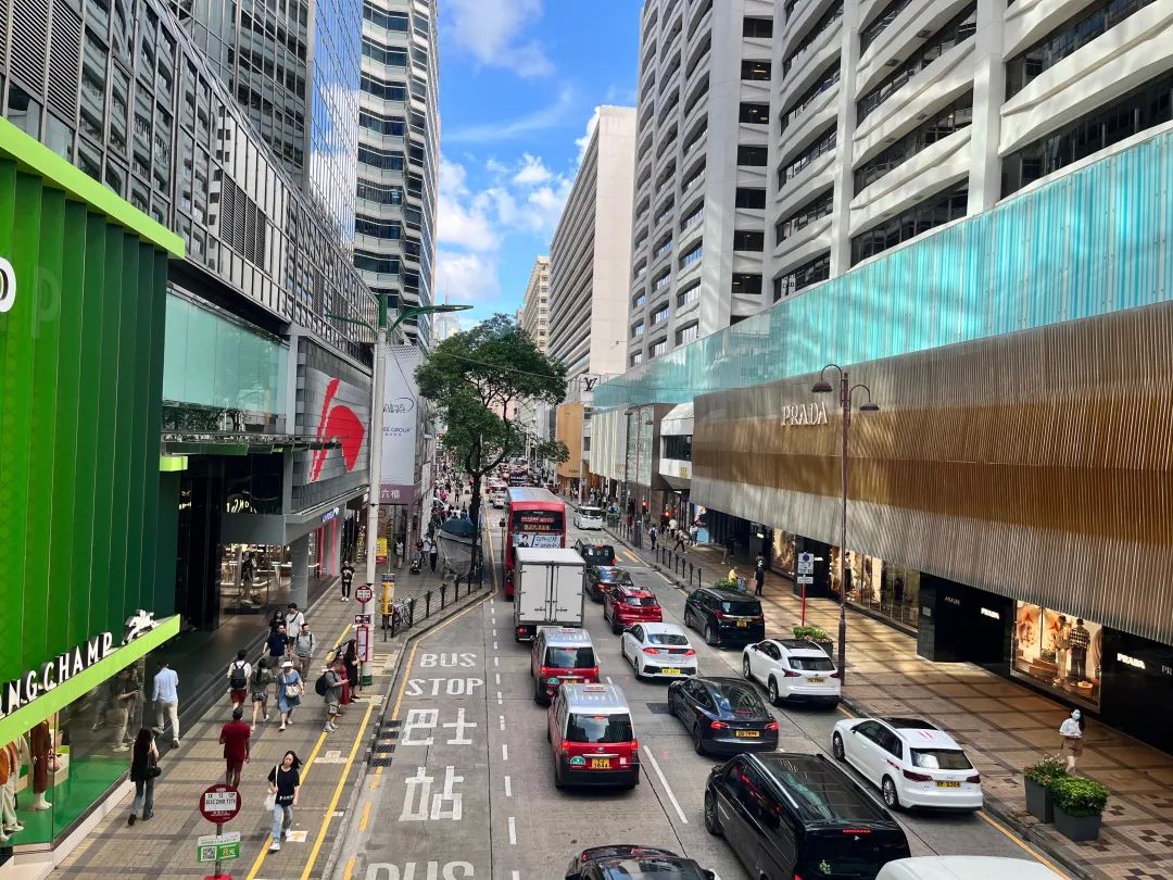 “包租公”生意缩水，香港地产豪门也开始亏钱了  第2张